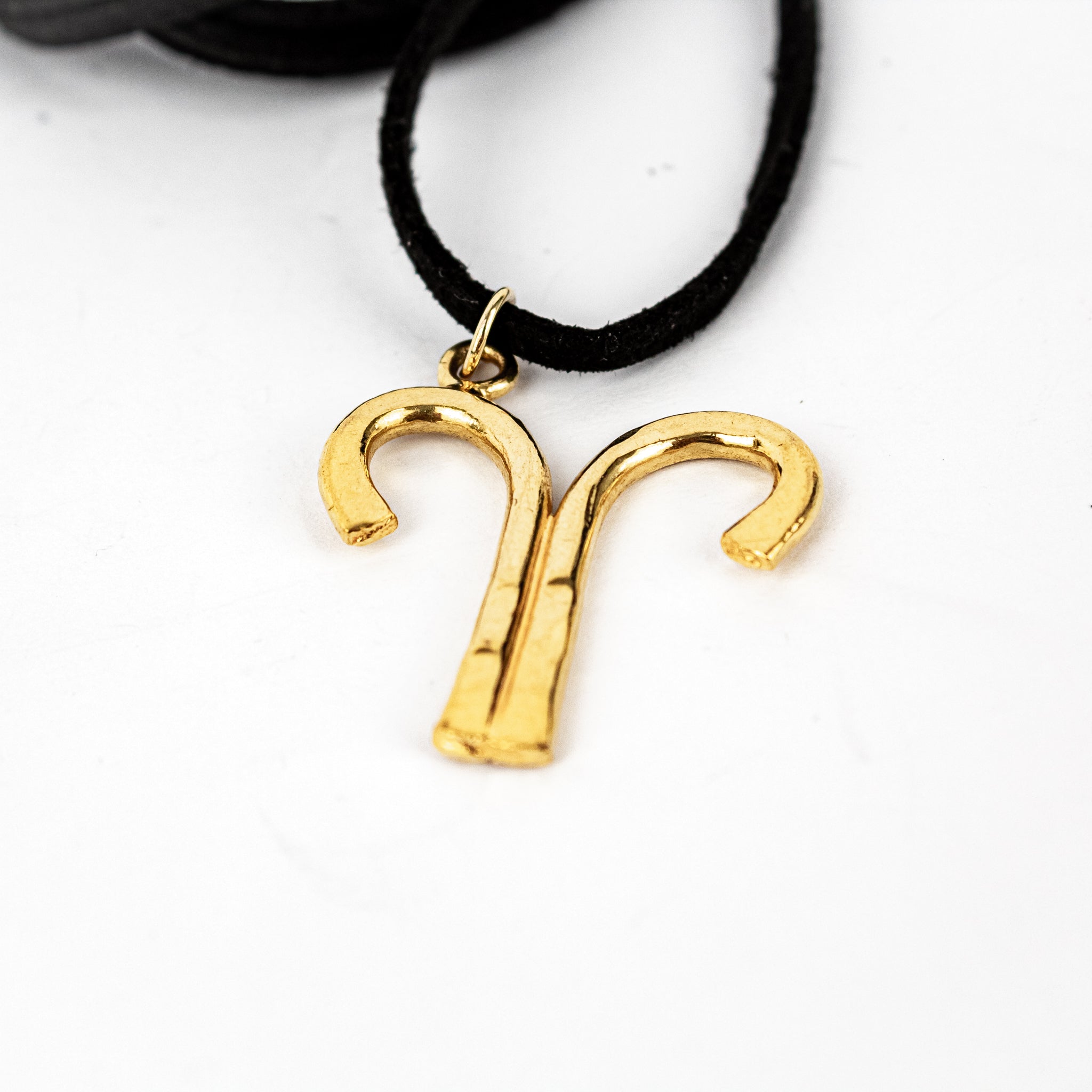 Collar Gamuza Zodiacos