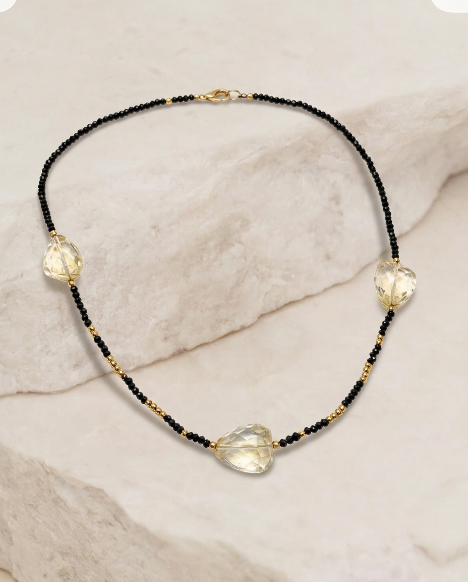 Collar Espinelos Negros