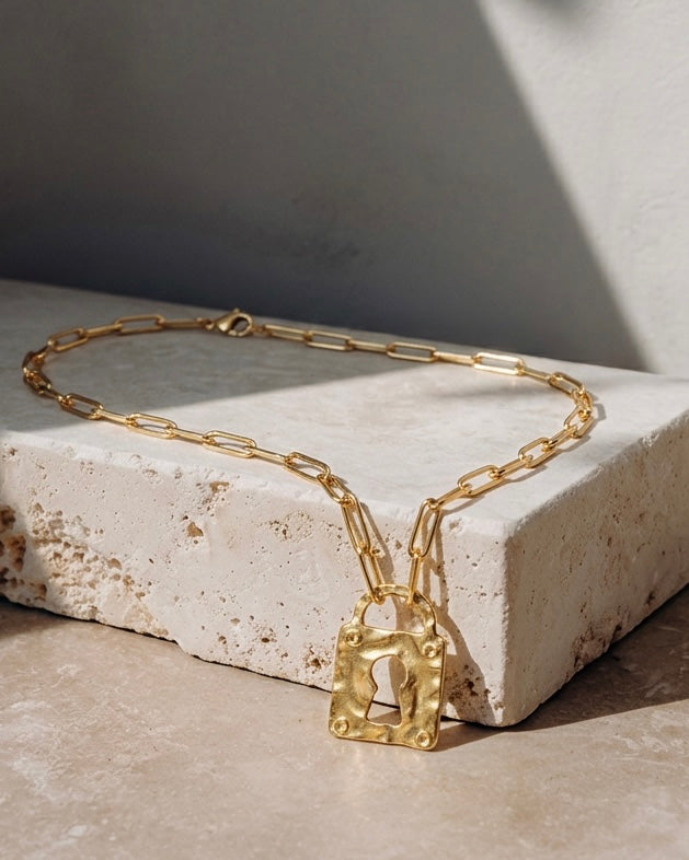 Collar Candado Oro