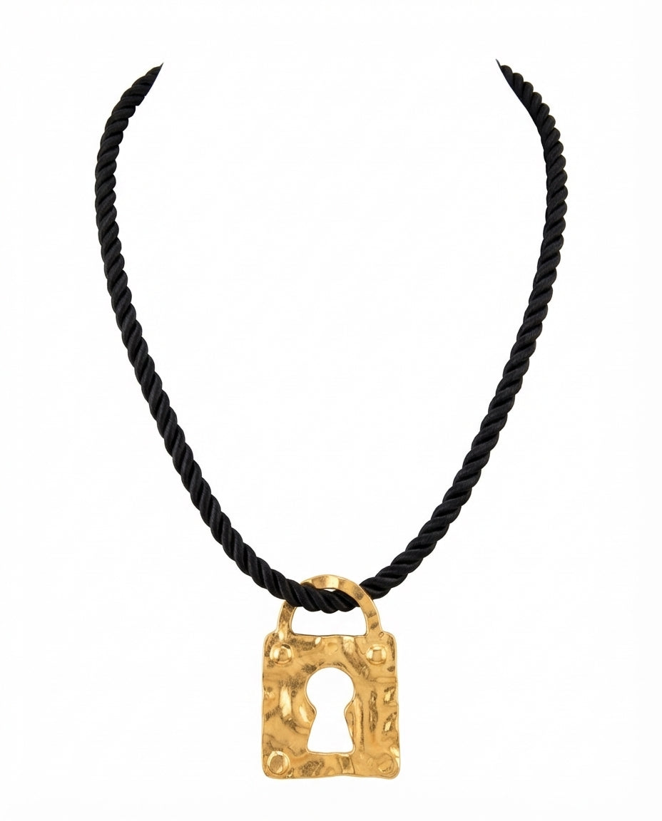Collar Candado Cordón